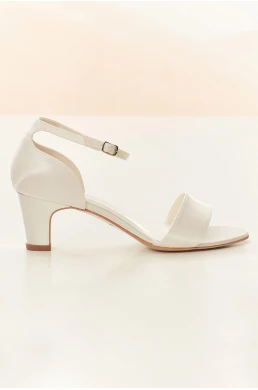 Elegantné svadobné luxusné sandále