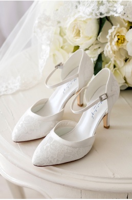 Svadobné topánky so špicatou špičkou Imola.